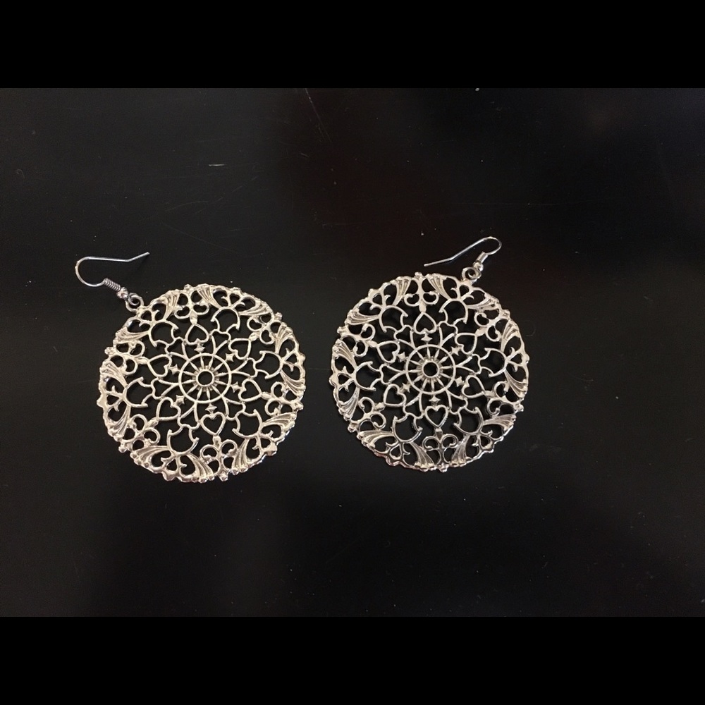 Silver round earrings